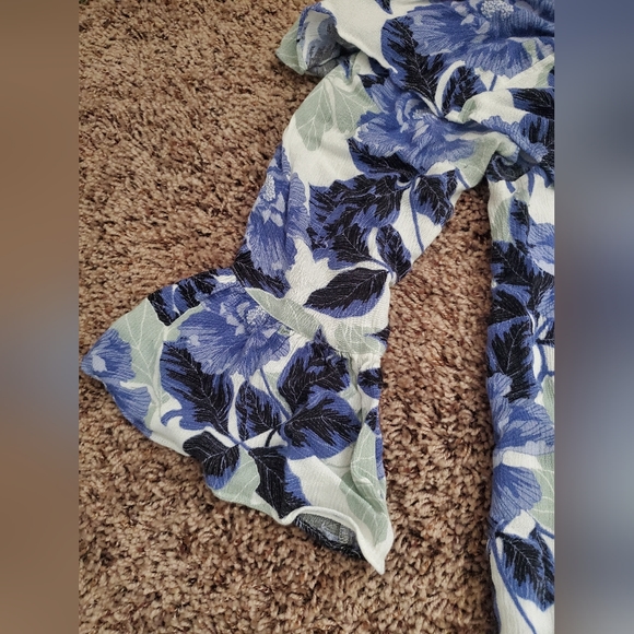 INC Internacional Concepts floral top - Picture 2 of 7